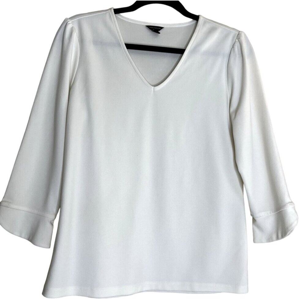 Ann Taylor Womens Top Size Small Blouse 3/4th sleeve v-neck Business casual Clas